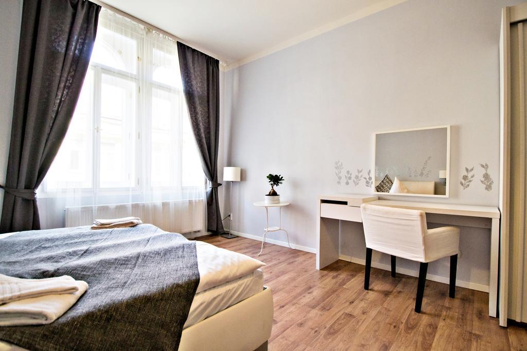 Business Class Ruterra Suite Praga Zewnętrze zdjęcie