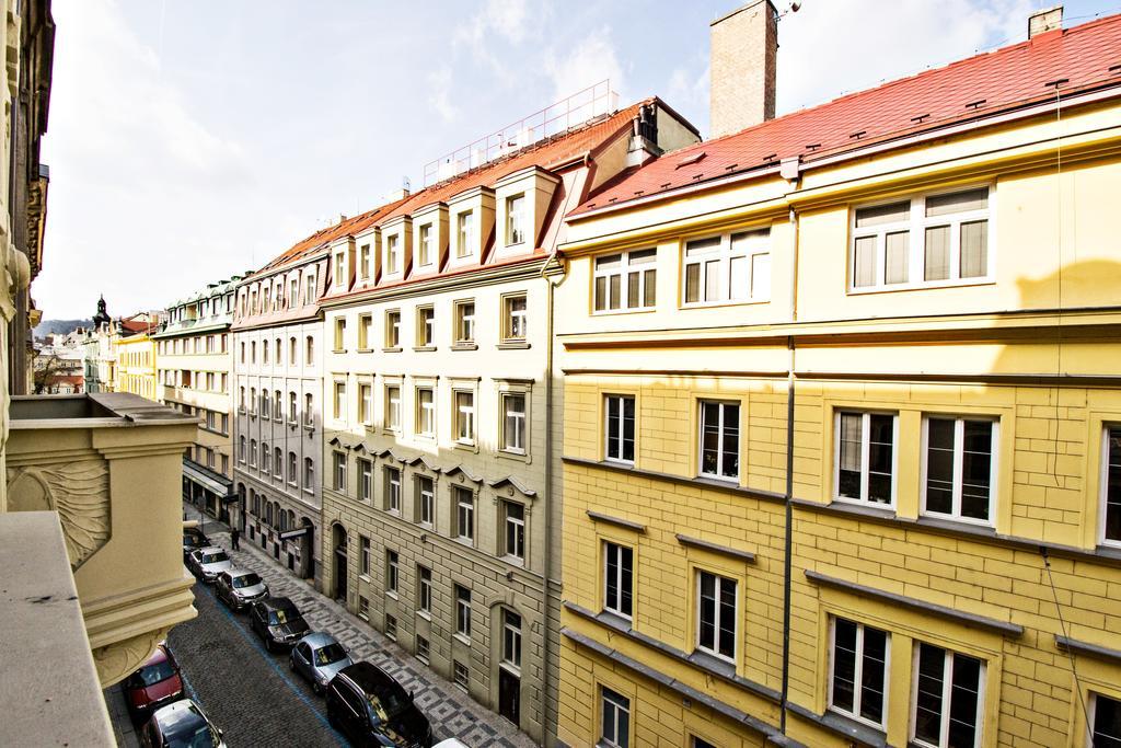 Business Class Ruterra Suite Praga Zewnętrze zdjęcie